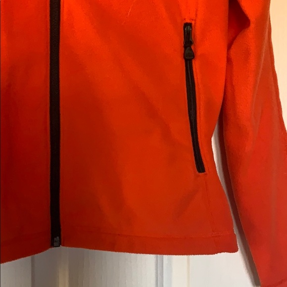 NWOT Mountain Hardware zip up light weight fleece - Picture 7 of 7